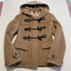 Burberry Toggle Duffel Wool Coat. New without tags size US 2